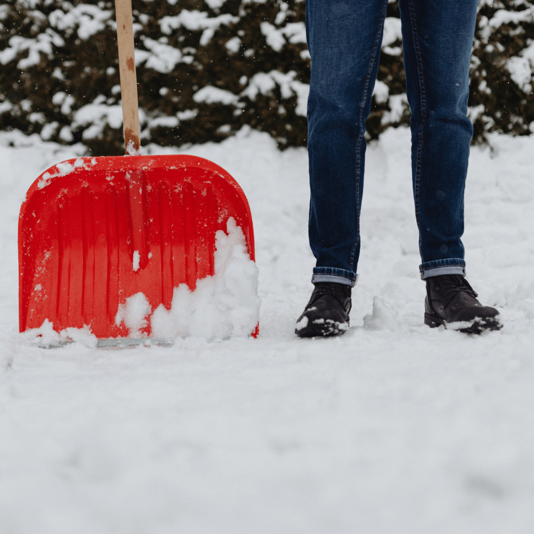 How To Shovel Snow Without Facing Injuries